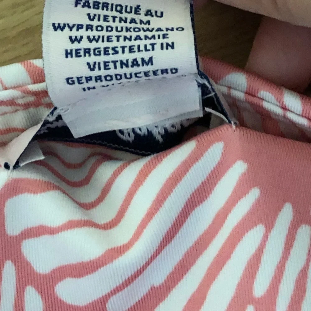 Tommy Bahama golf|Coral white shell skort•••Golf, tennis,pickleball—athletic - Picture 7 of 11